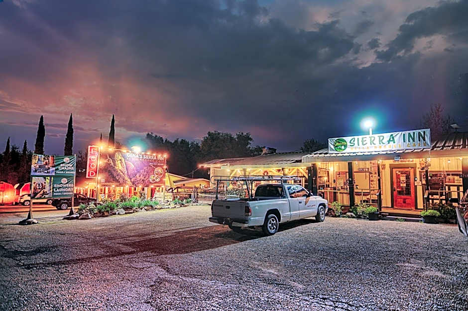 Genas's Sierra Inn & Restaurant