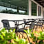 The charlotte smart hotel lopburi