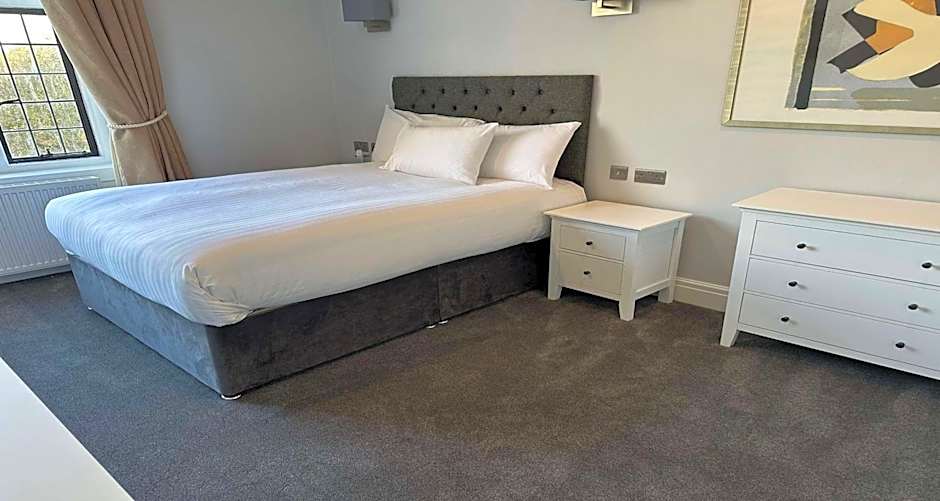 Southcrest Manor Hotel; BW Signature Collection