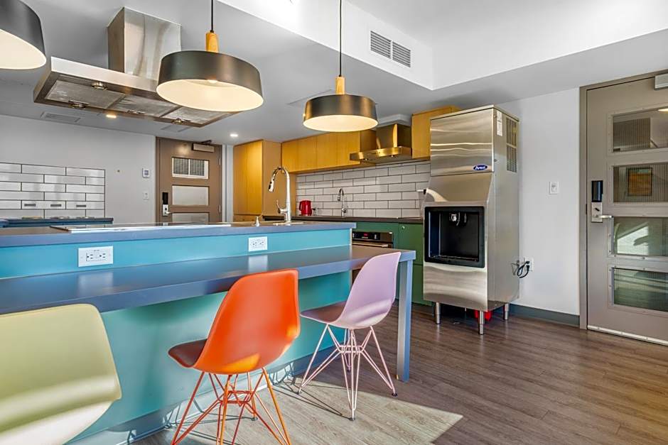 YWCA Hotel Vancouver