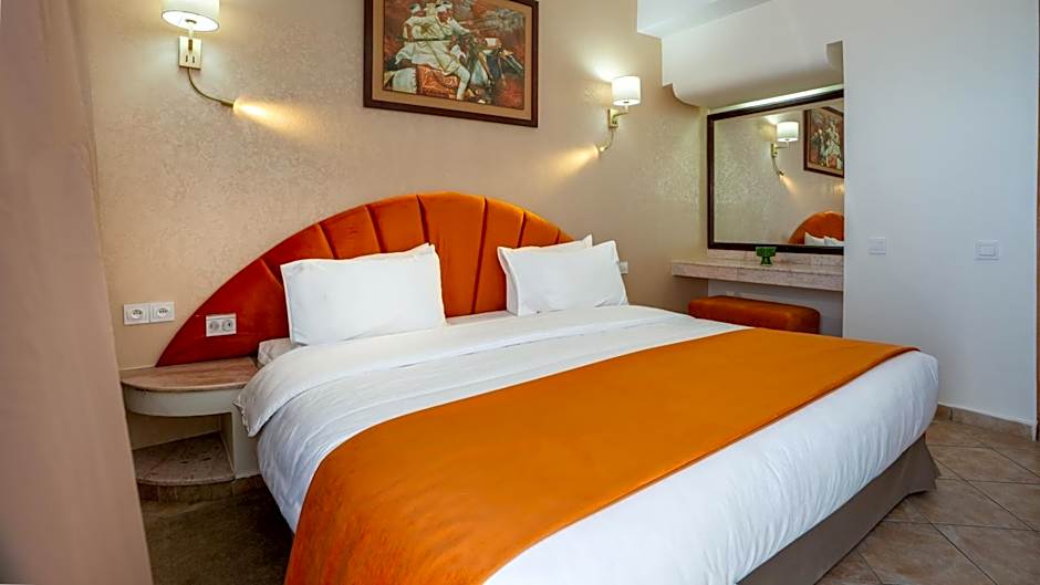 Intouriste Hôtel & Suites