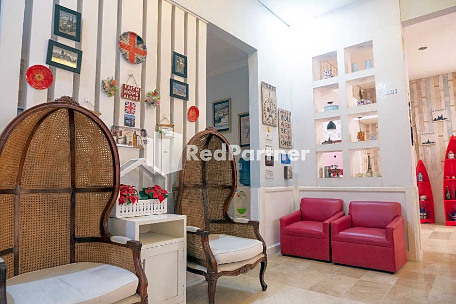 Londres Bed and Breakfast RedPartner near Gembira Loka Zoo