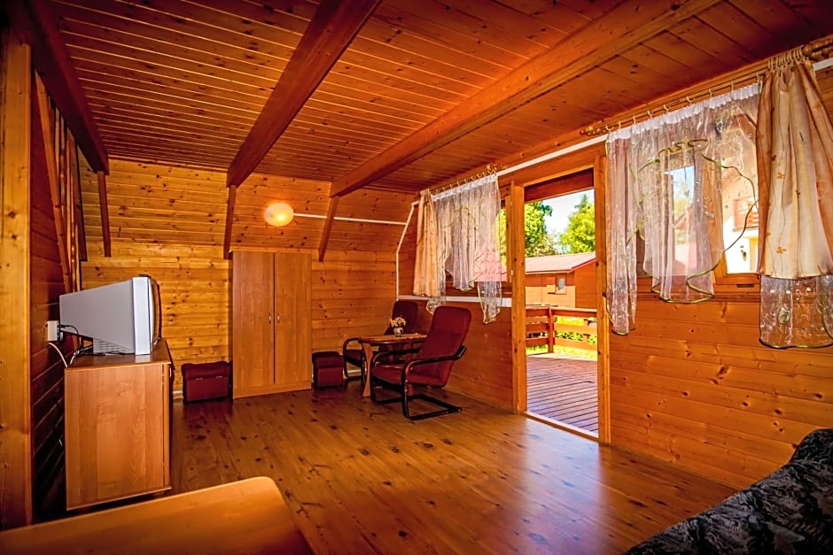 Domki Słoneczko z dostępem do jacuzzi sauny i rowerów