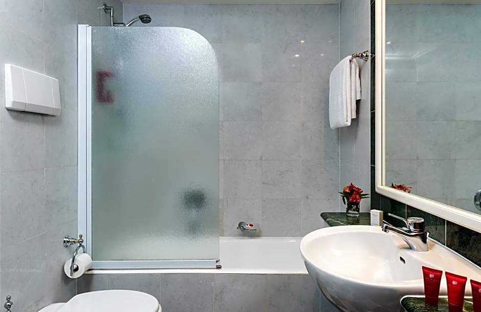 Leonardo Hotel Milan City Center