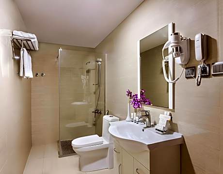 Naviti Warwick Al Khobar