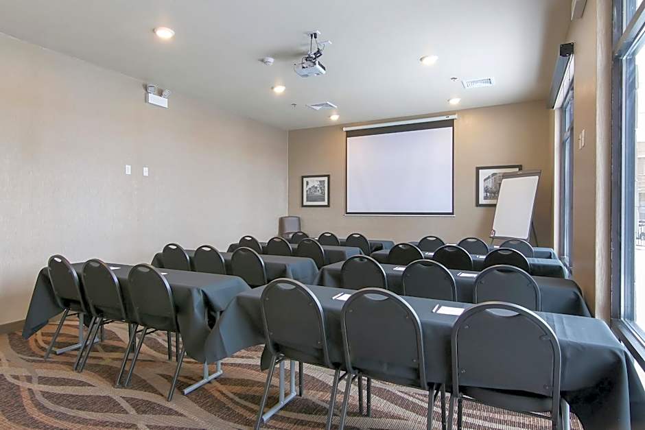 Cobblestone Inn & Suites - Menomonie/UW-Stout