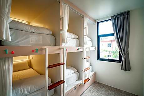 Bed in 6-Bed Mixed Dormitory Room
