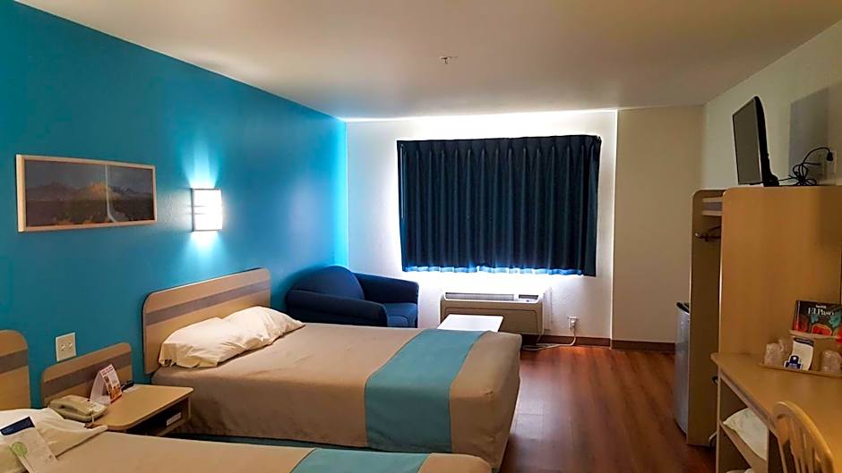 Motel 6-Las Cruces, NM - Telshor