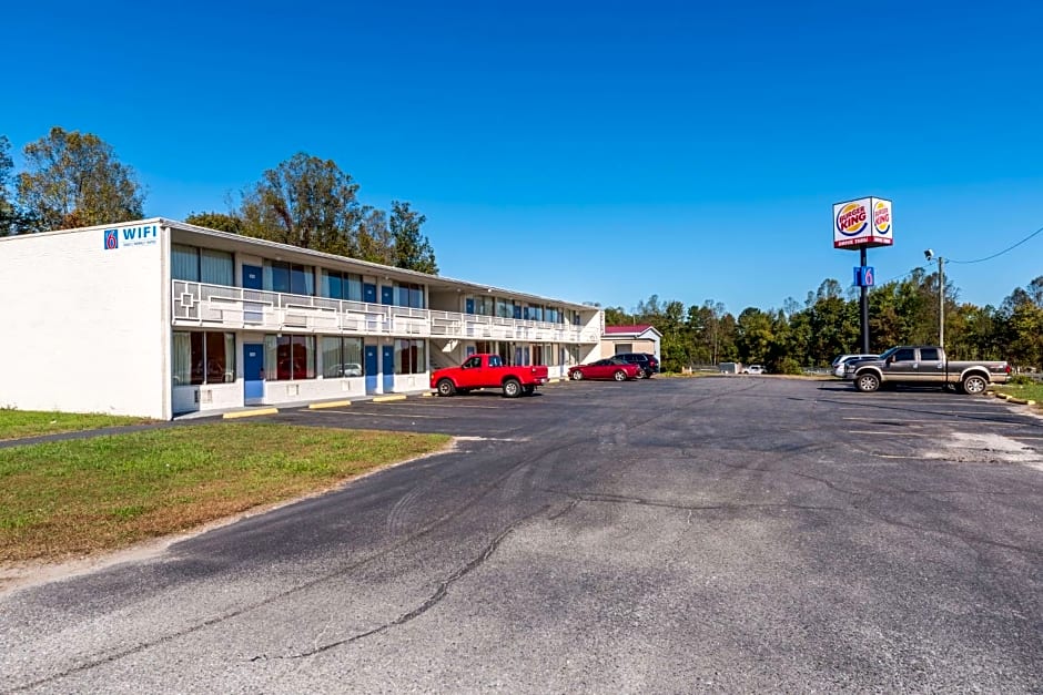 Motel 6-Connellys Springs, NC