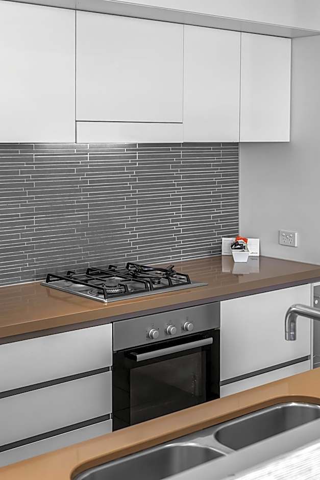 Oaks Redcliffe Mon Komo Suites