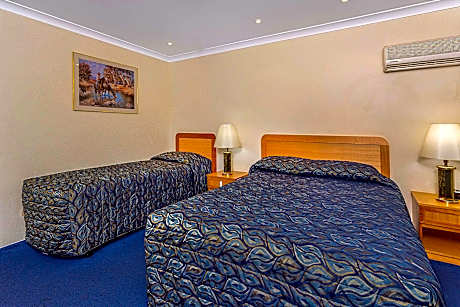 1 Queen Bed, 1 Single Bed, Nonsmoking