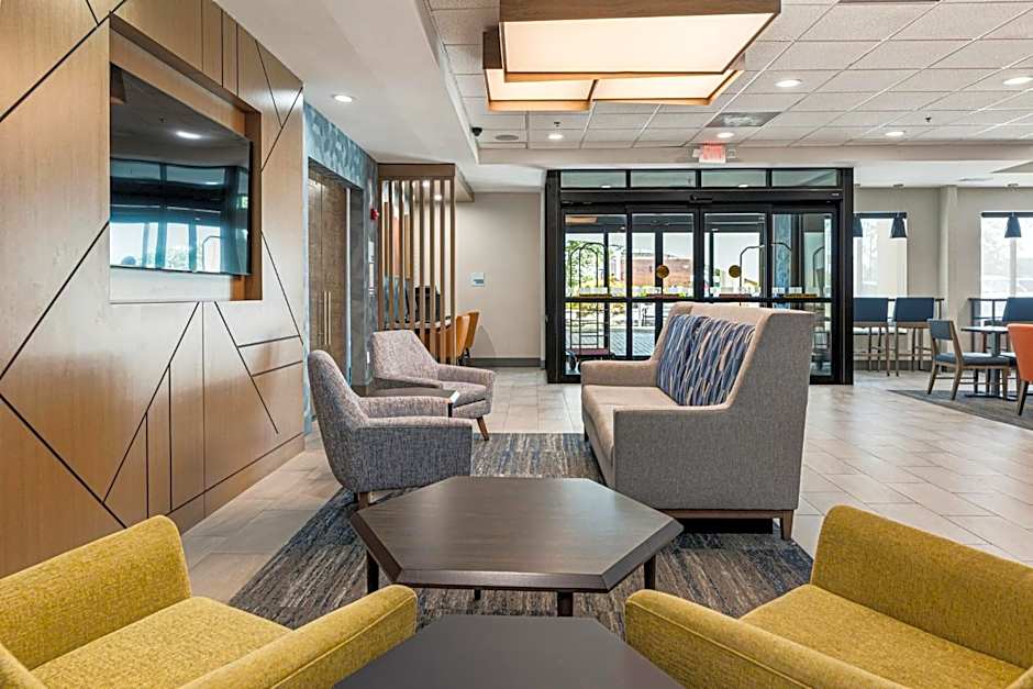 Holiday Inn Express & Suites Buford NE - Lake Lanier by IHG