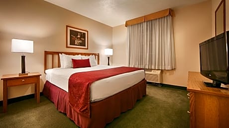 Suite-1 King Bed, Non-Smoking, Sofabed, Balcony, Fireplace, Wet Bar, Microwave And Refrigerator, Ful