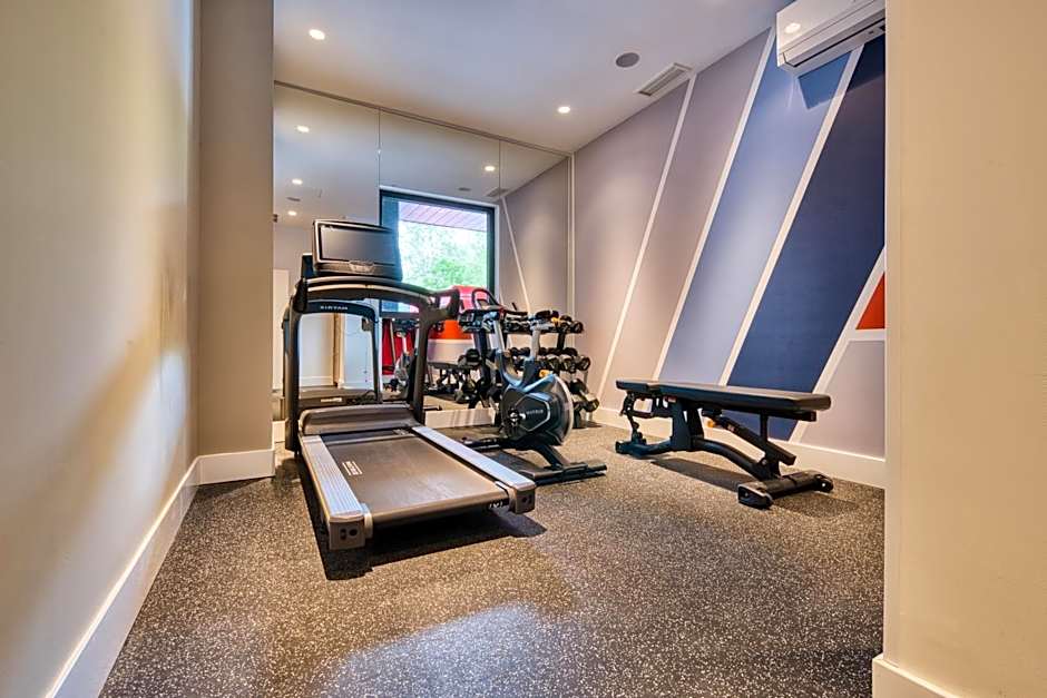 Holiday Inn Express Madrid Airport By IHG