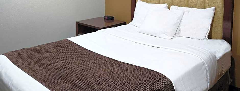 TownHouse Extended Stay Hotel Downtown