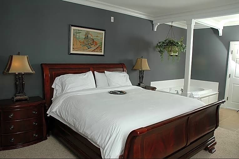 Depot Inn & Suites