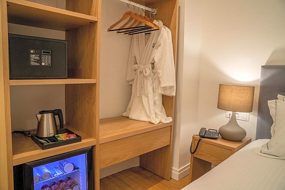 Glyfada Riviera Hotel