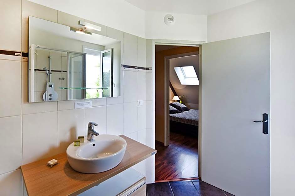 Logis Hôtel Restaurant Le Quai Fleuri