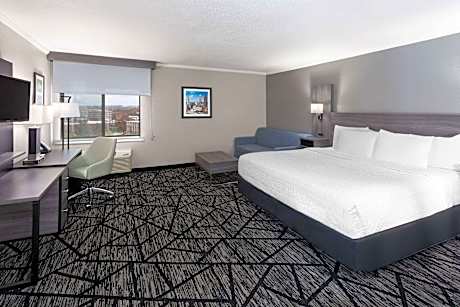 1 King Bed, Studio Suite, Non-Smoking