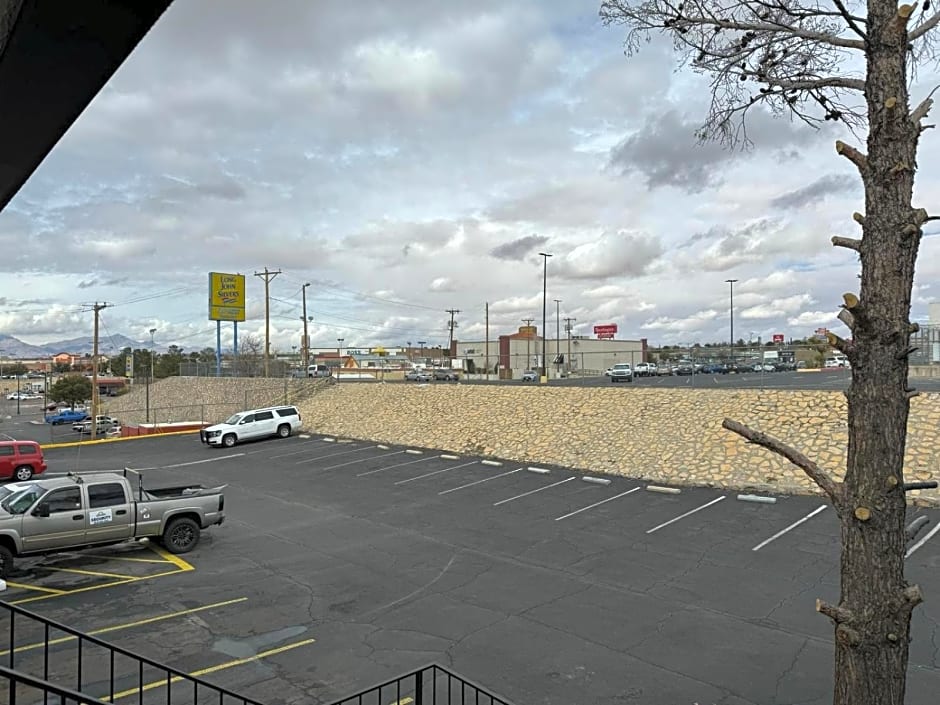 Days Inn by Wyndham El Paso Airport East
