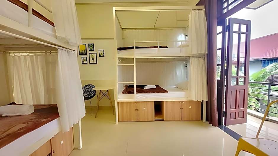 Amy Hostel Hue