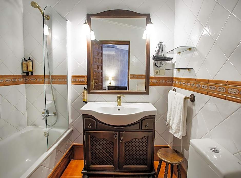 Hotel Conde Rodrigo II by eme hoteles