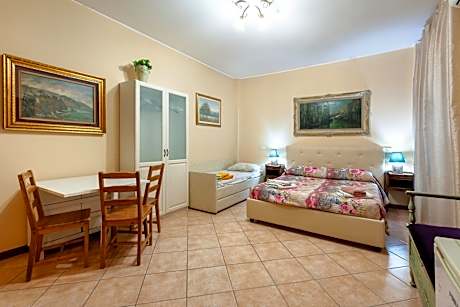 Quadruple Room with Private Bathroom