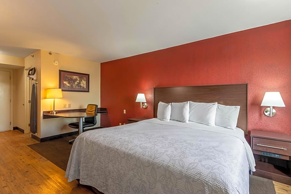 Red Roof Inn PLUS+ El Paso East