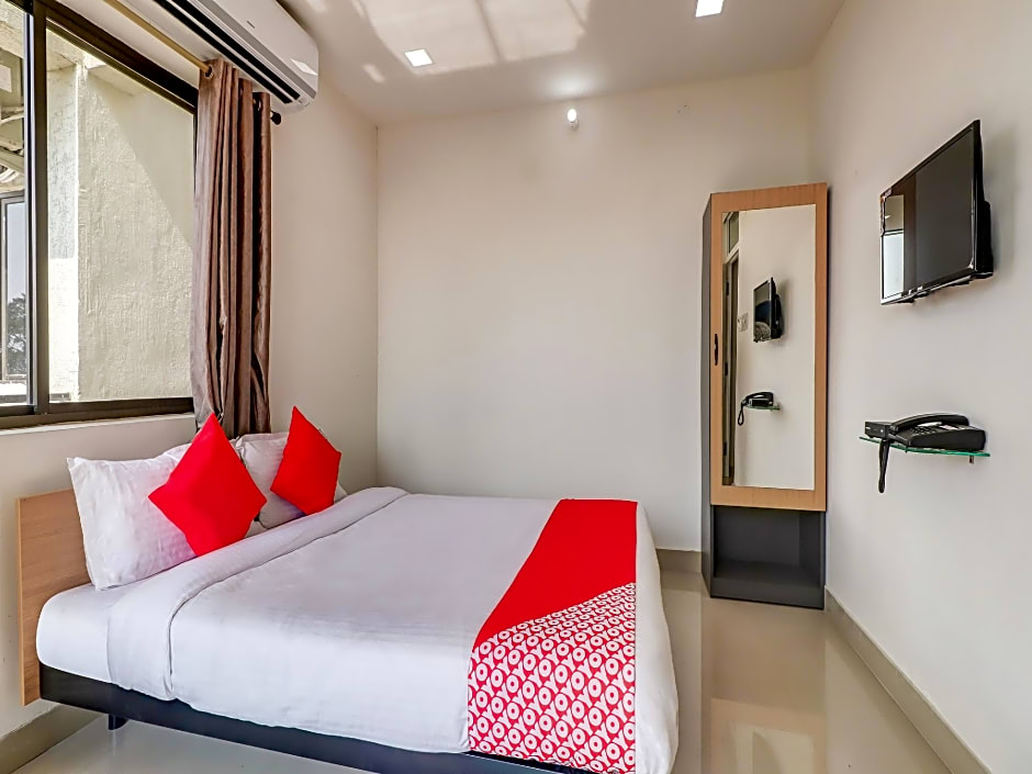 OYO 79480 Flagship HHH Skyline