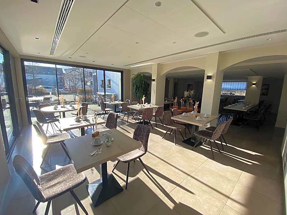 Logis Hôtel Restaurant Au Lion Rouge