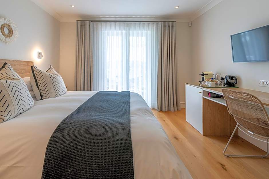 Hide-Away Guest House