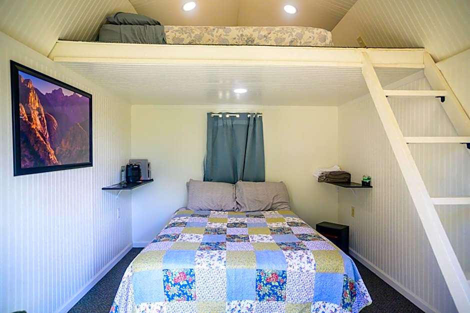 Genas's Sierra Inn & Restaurant