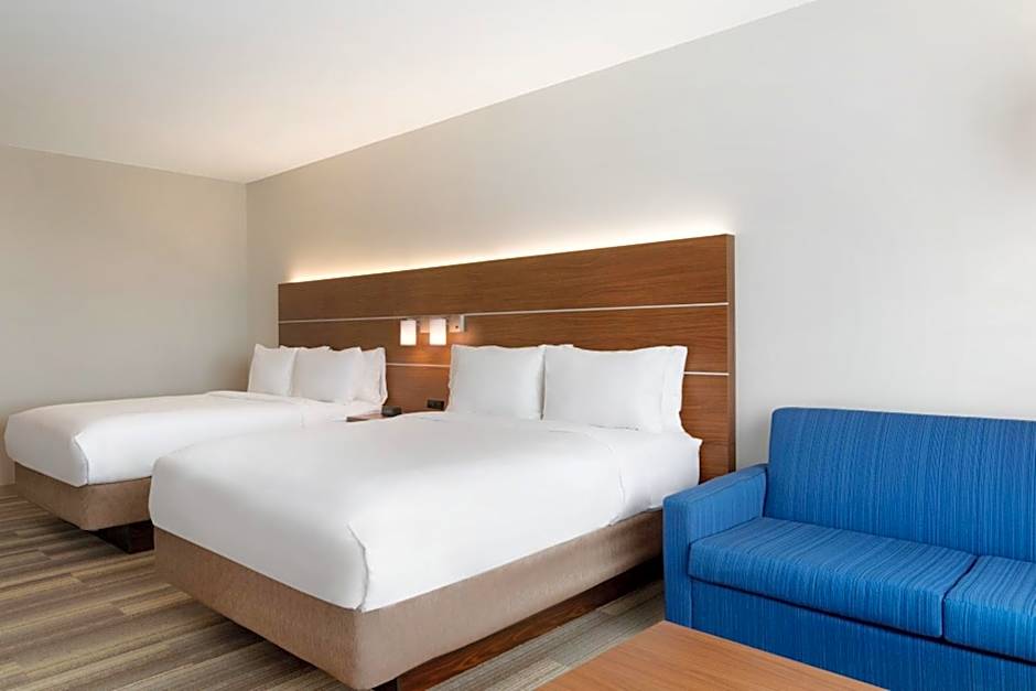 Holiday Inn Express & Suites Cincinnati NE - Red Bank Road By IHG