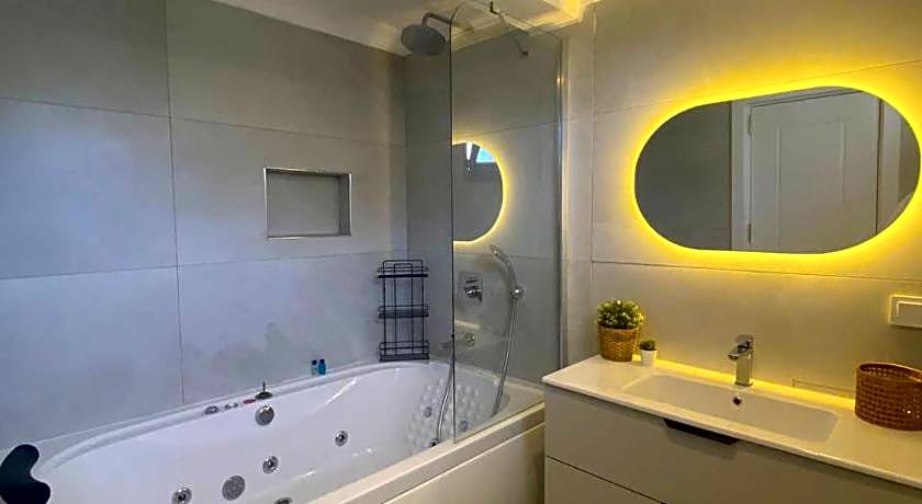 marla suite