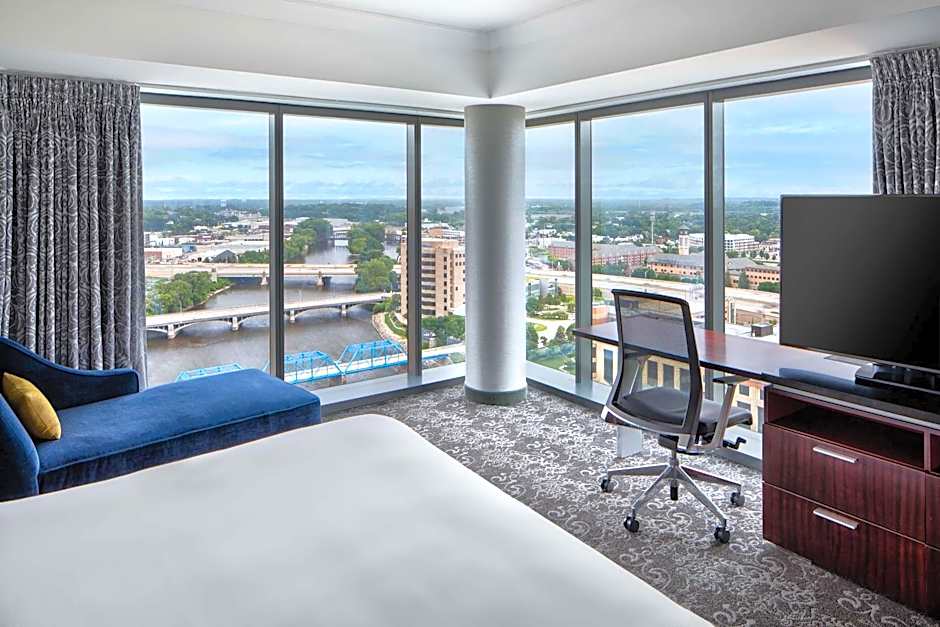 Amway Grand Plaza Hotel, Curio Collection by Hilton