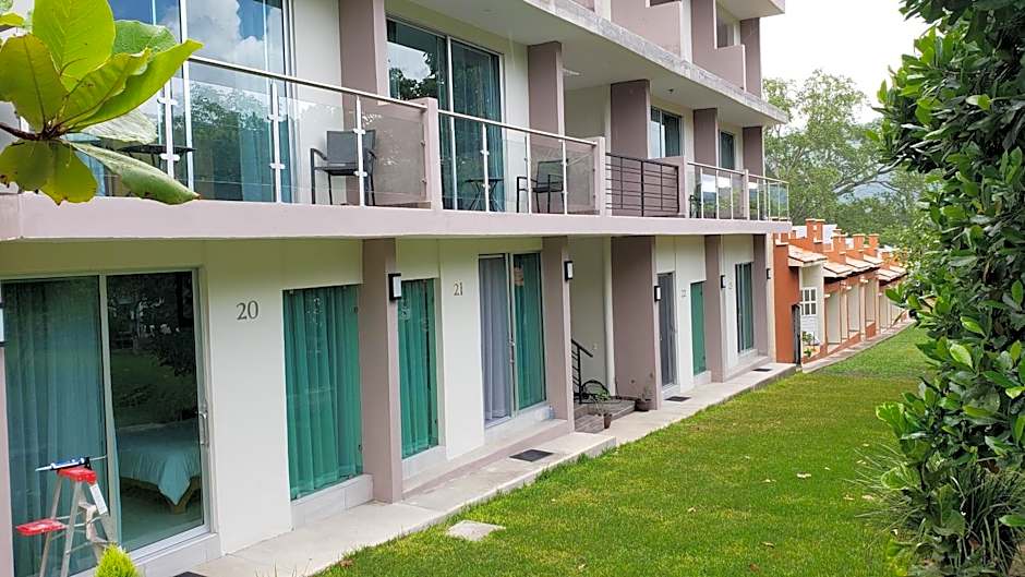 CaLu Hotel en La Laguna, Santa María del Oro