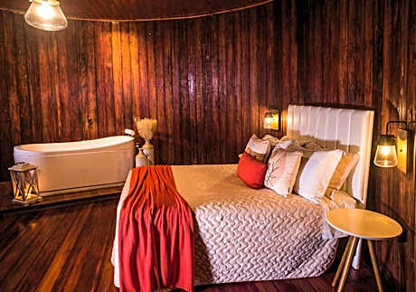 Suite with Hot Tub