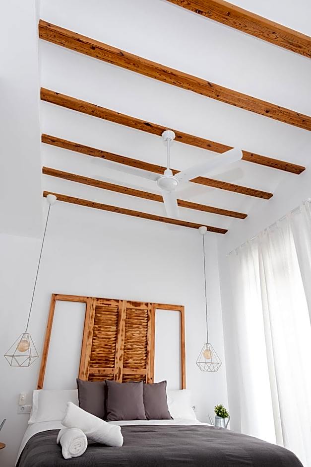 GOMEZ ROOMS