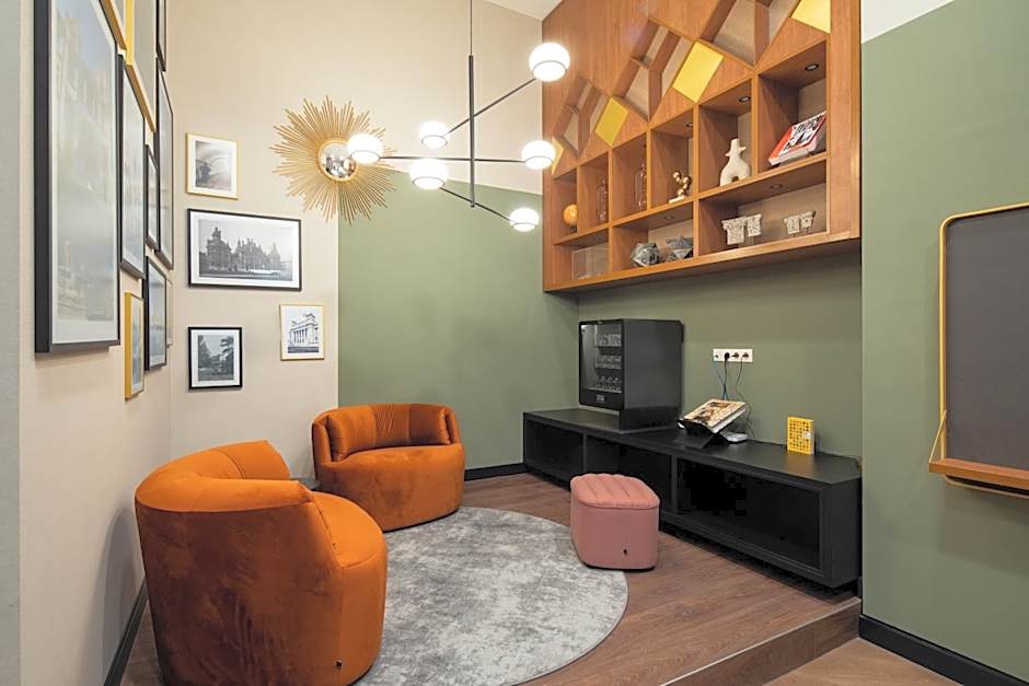 YAYS Antwerp Opera by Numa