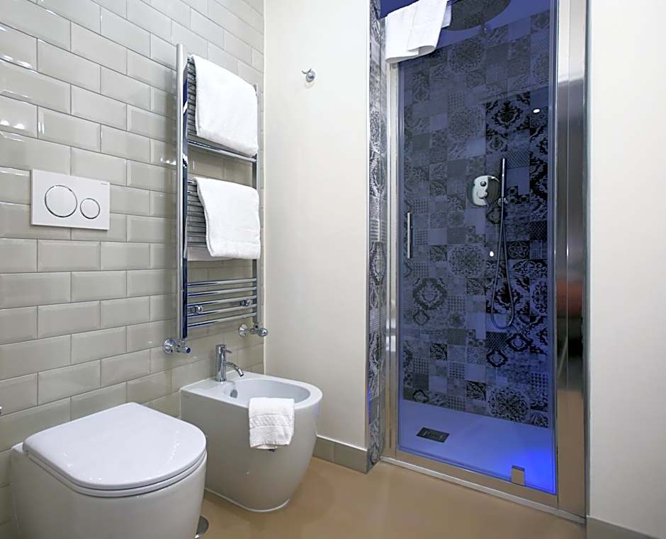 Trevi Contemporary Suite