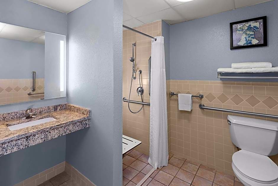 AmericInn by Wyndham Austin