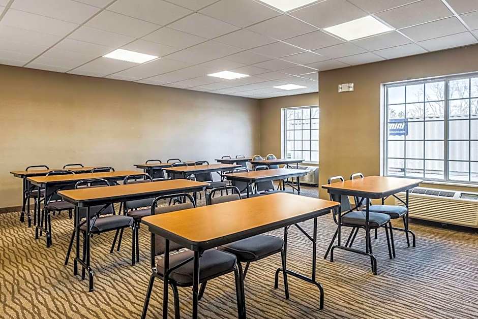 Comfort Inn & Suites Dayton North