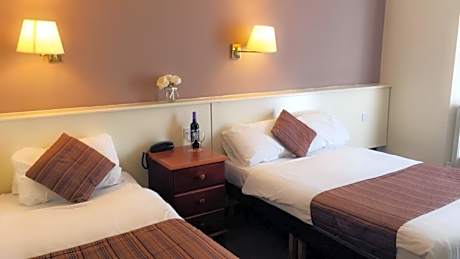 Family Room with Sea View Sleeps 3