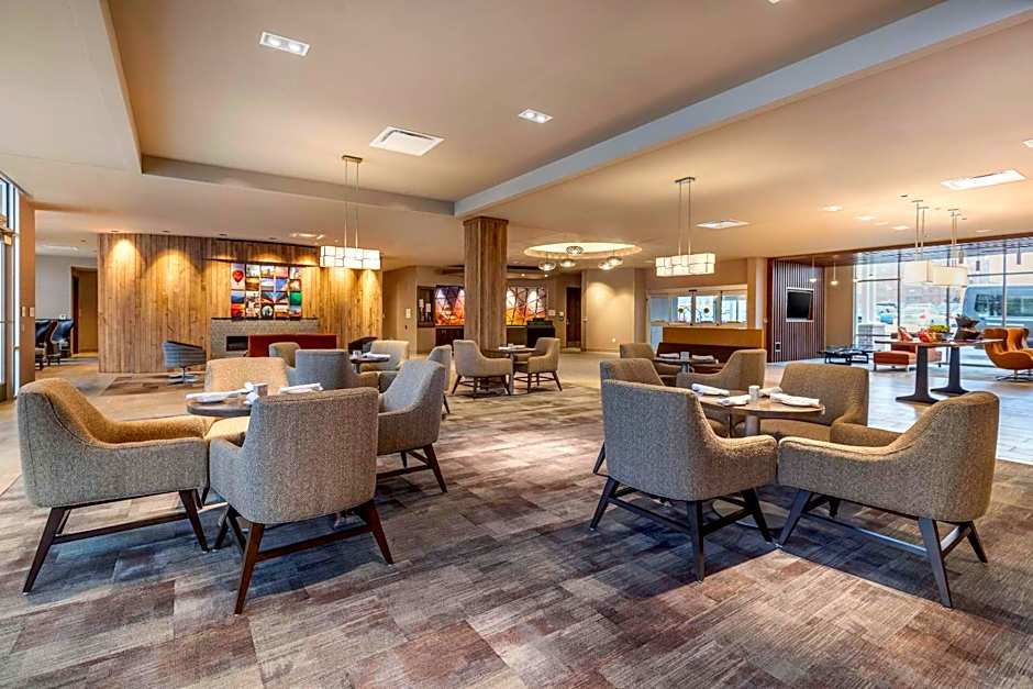 Cambria Hotel Omaha Downtown