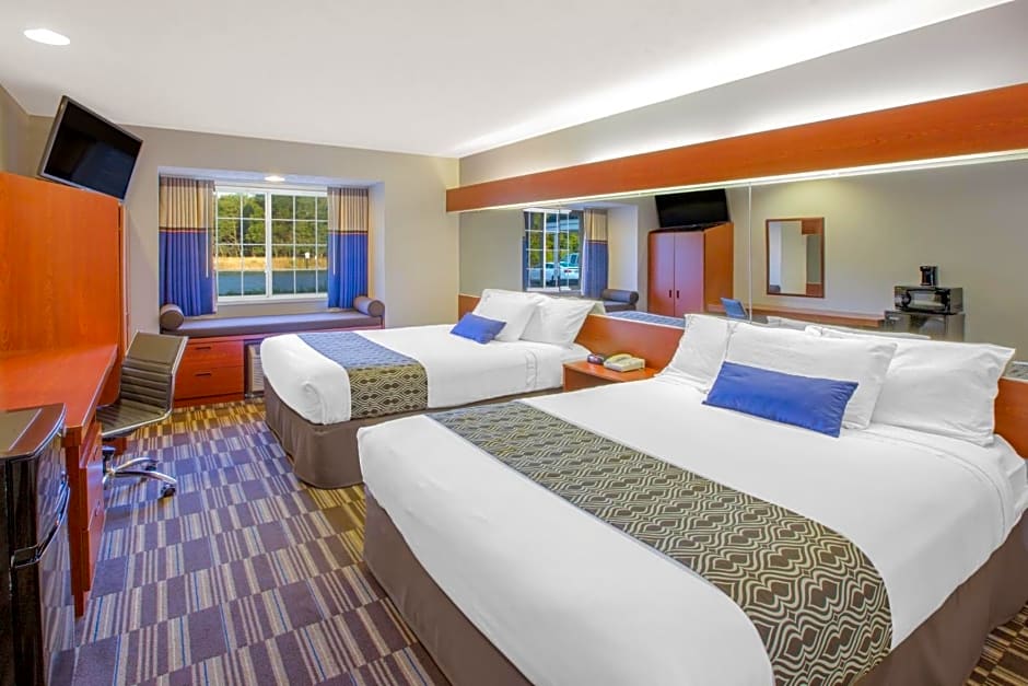 Microtel Inn & Suites by Wyndham Manistee