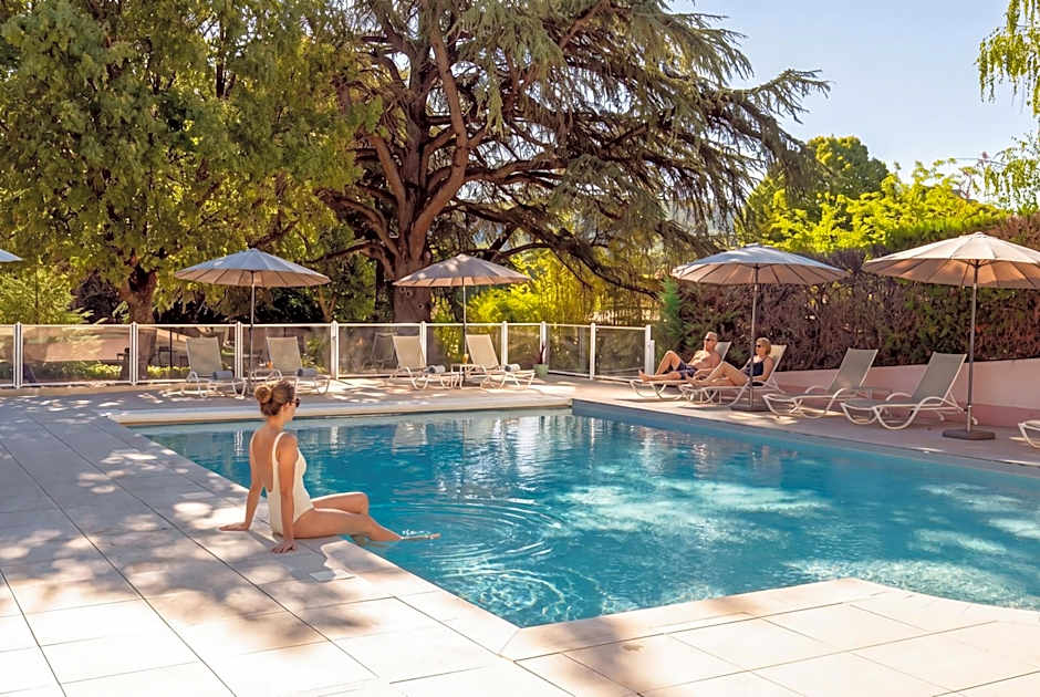 Hôtel & Résidence Lou Paradou Gréoux Les Bains