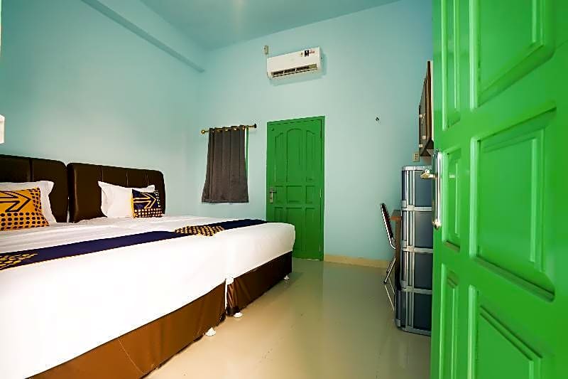 OYO 2738 818 Home Stay