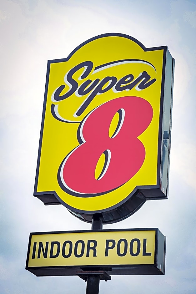 Super 8 by Wyndham Amherst NS