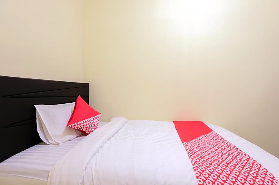 OYO 779 Mn One Residence Syariah Near ITC Cempaka Mas Near Kalbe Farma