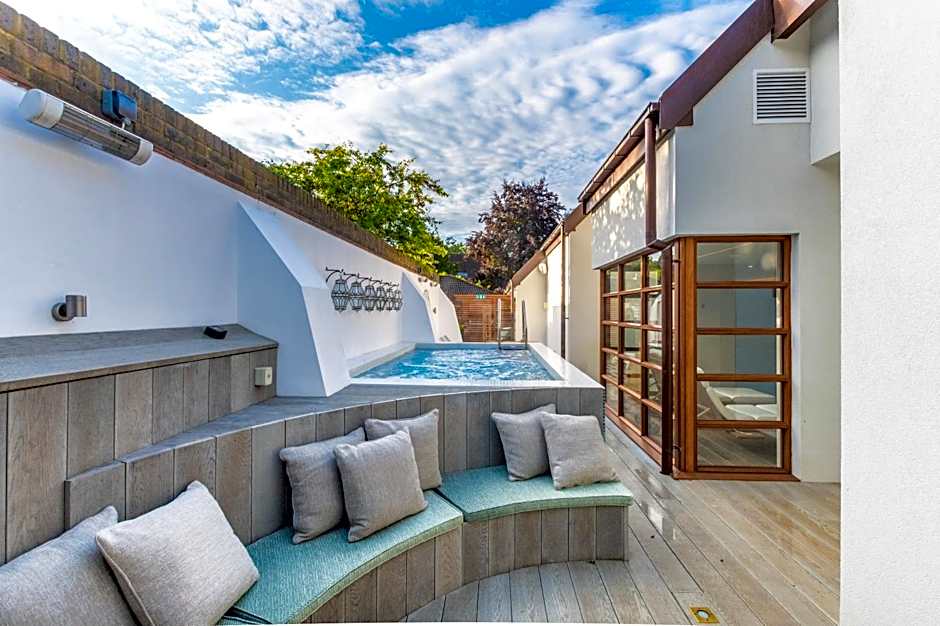 Richmond Harbour Hotel & Spa